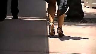 public footjob a restaurant