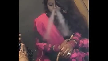 indian hostel girls smoking