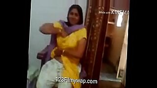 small doy fuck his step sis and mom