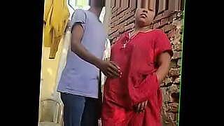 indian village aunty toilet pissing and pooping