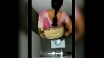 girl teen toilet pissing