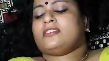 aunty boobs pressing in bus