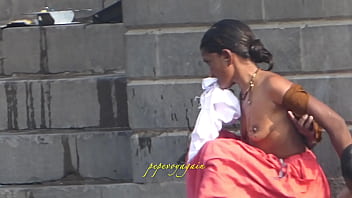 indian village bhabhi bathing nude out side in river