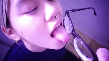 laura teen eating some cum in a bukkake orgy