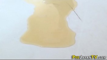 japanese babe sprays pee