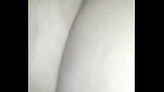 mom fucks daughter s boyfriend in bed when daughter want to toilet