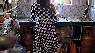 desi aunty and girls sex with hindi audio
