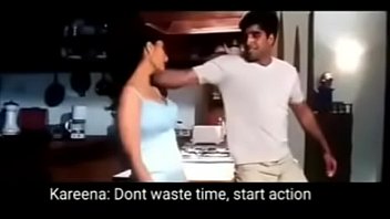 kareena kapoor hot leg show video