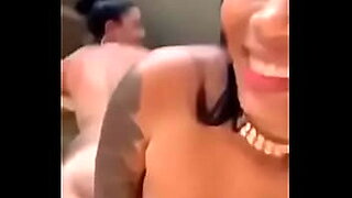 trio beth ccedilando la negra sorella video porno en bree per