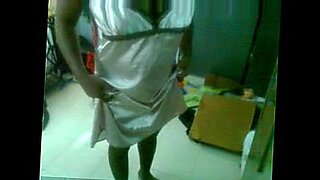 malayali mallu aunty stripping her dress for sex