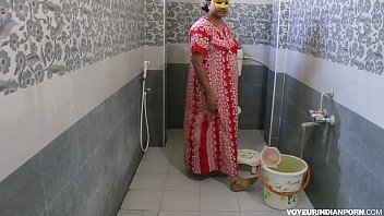 mom and sun sex in bathroom