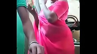 brother watchine her elder sister changing dress secrtly