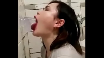 norwayn girl blowjob take cum in mouth