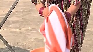 desi bhabi wash pussy