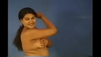 hot pakistan aunty boobs groping in bus